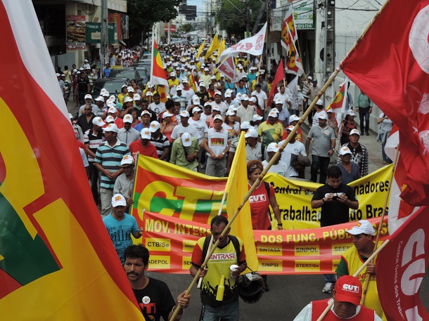 Movimento Unificado dos Servidores Públicos de Sergipe realizaram um expressivo ato