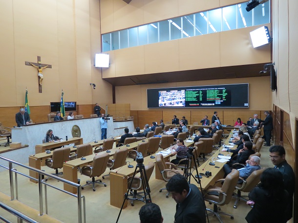 Assembleia Legislativa aprova os projetos do Governo em sessão extraordinária