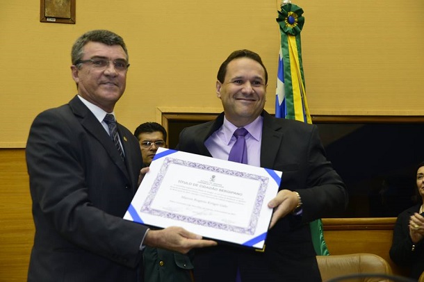 Médico “Marcos Kröger ” recebe titulo de cidadão sergipano da Assembleia Legislativa