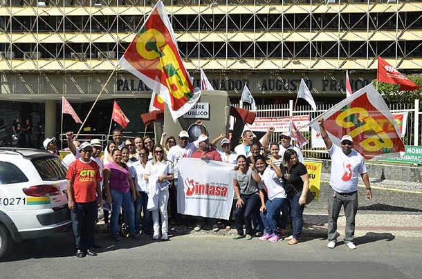 Trabalhadores do serviço público do Estado realiza paralisação de 24 horas