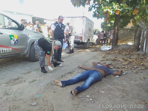 Taxista é assassinado no Pau Ferro quando saía para trabalhar