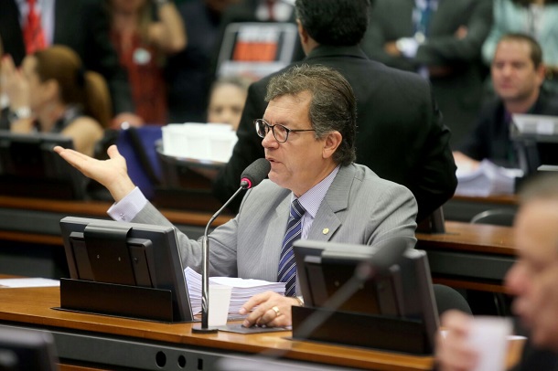 Projeto que facilita contratação de mão-de-obra temporária é aprovado