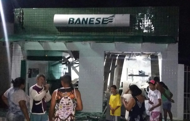 Bandidos explodem agência do Banco Banese em Pedra Mole