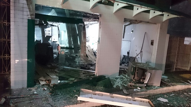 Bandidos explodem agência do Banco Banese em Pedra Mole