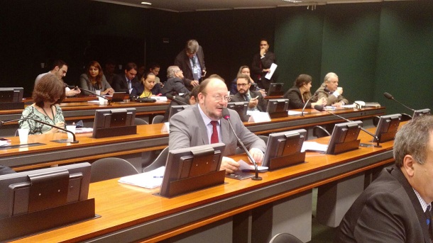 João Daniel lamenta aprovação da PEC 215 e apela para que não vá a plenário