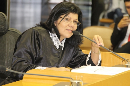 Ministério Público arquiva procedimento contra Angélica Guimarães