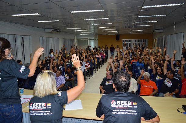 Bancários sergipanos rejeitam proposta e aderem à greve nacional
