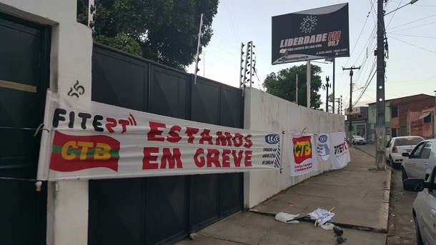 Radialistas de Sergipe fecham a Liberdade FM de Aracaju