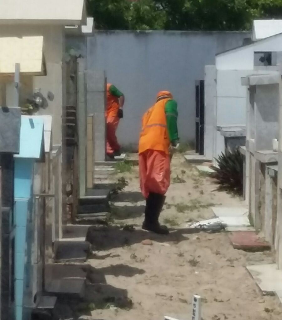 Emsurb intensifica preparativos nos cemitérios para dia de Finados