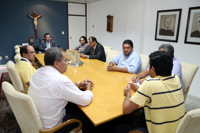 Presidente do TJSE assina permissões de uso dos prédios com Prefeitos