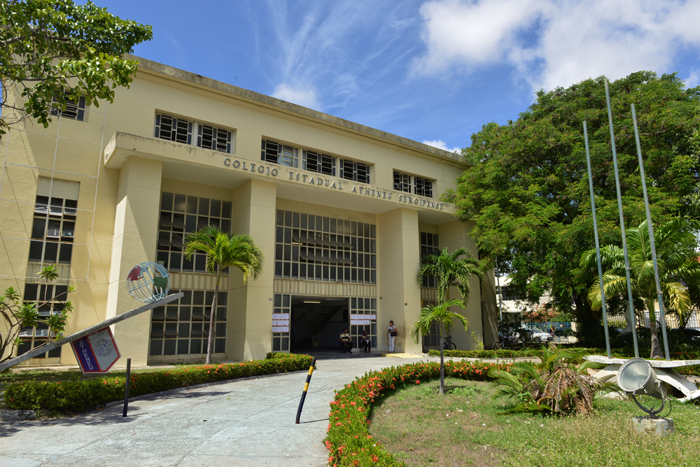 Atheneu abre matrícula para alunos interessados em estudar à noite