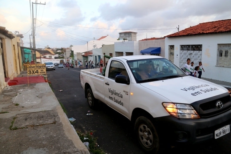 Carro Fumacê volta a circular em cinco bairros de Aracaju