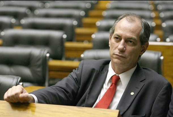 Sindifisco de Sergipe realiza coletiva de imprensa com Ciro Gomes