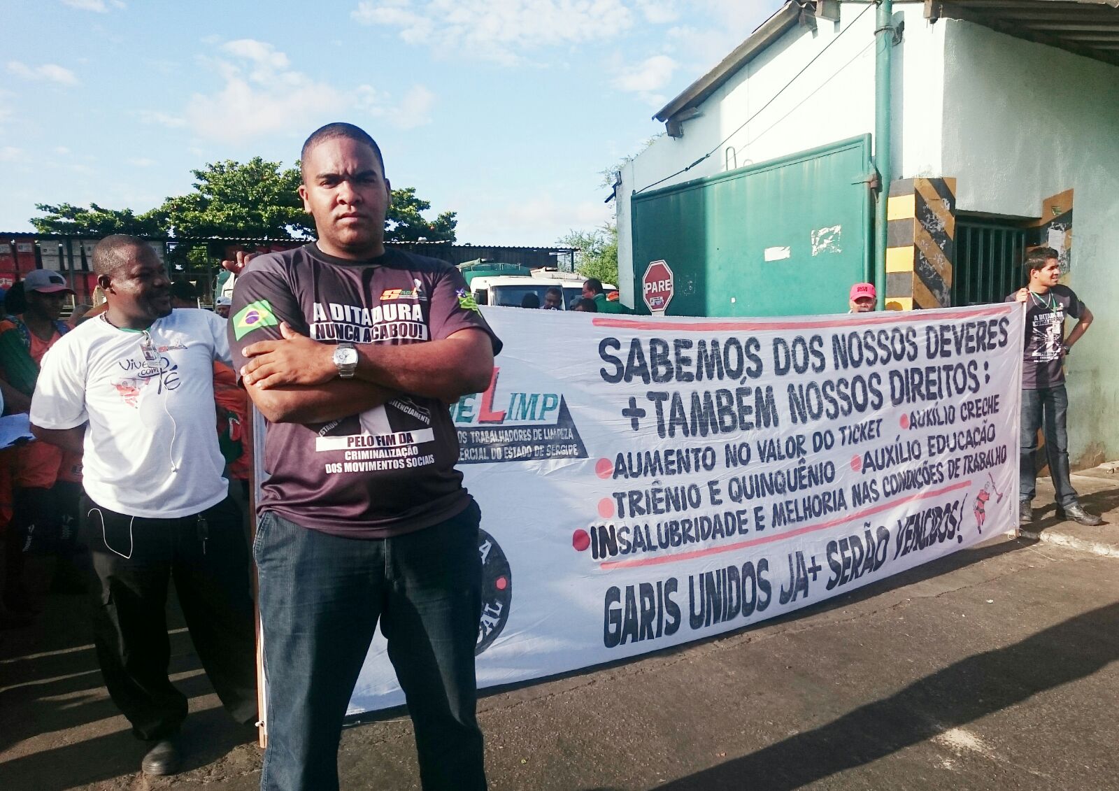 Trabalhadores da limpeza pública vão para por 24h