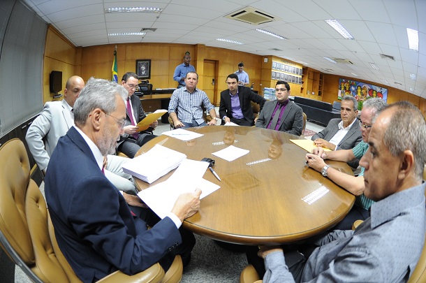 FESTA DE CARNAVAL: Tribunal de Contas  aguarda comprovação de pagamento do magistério pelos municípios