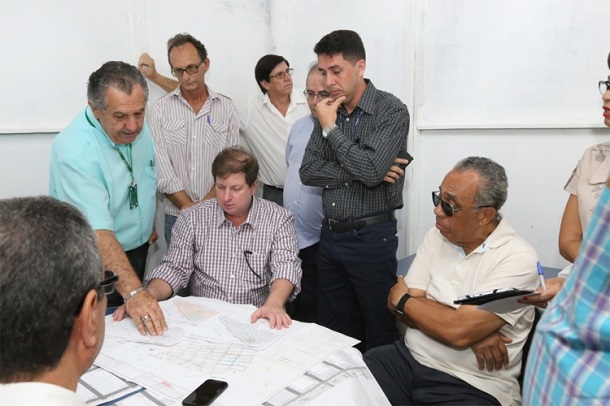 Prefeitura e Deso fecham cronograma para adiantamento das obras na Atalaia