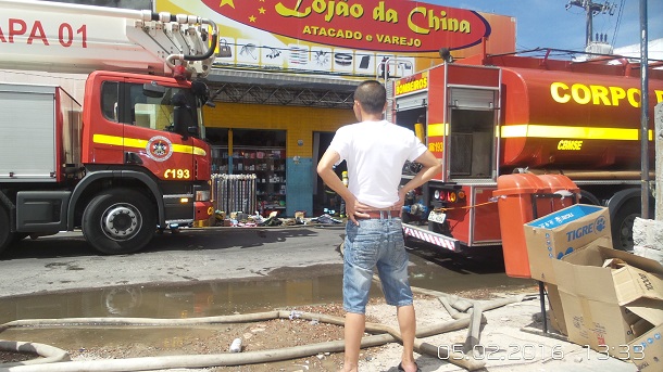 Lojão da China pega fogo no centro de Aracaju