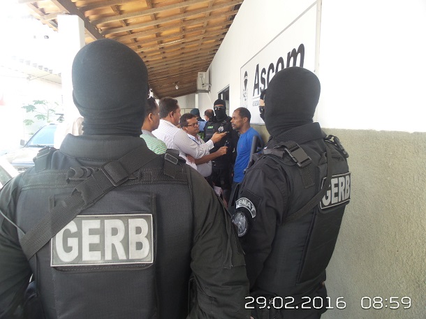 Homem que matou companheira a facadas na frente do filho é preso em Propriá