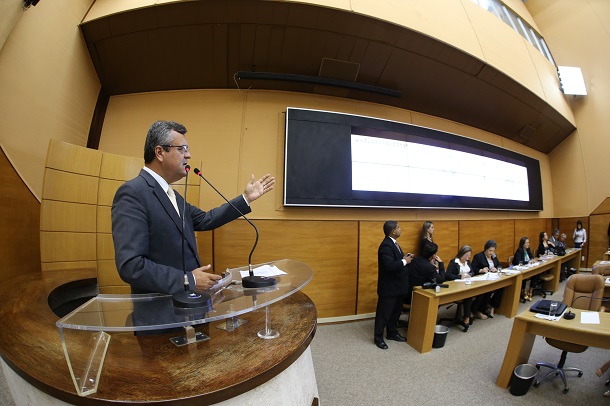 Deputado Luciano Pimentel fala dos riscos crescentes do desemprego em Sergipe/Brasil