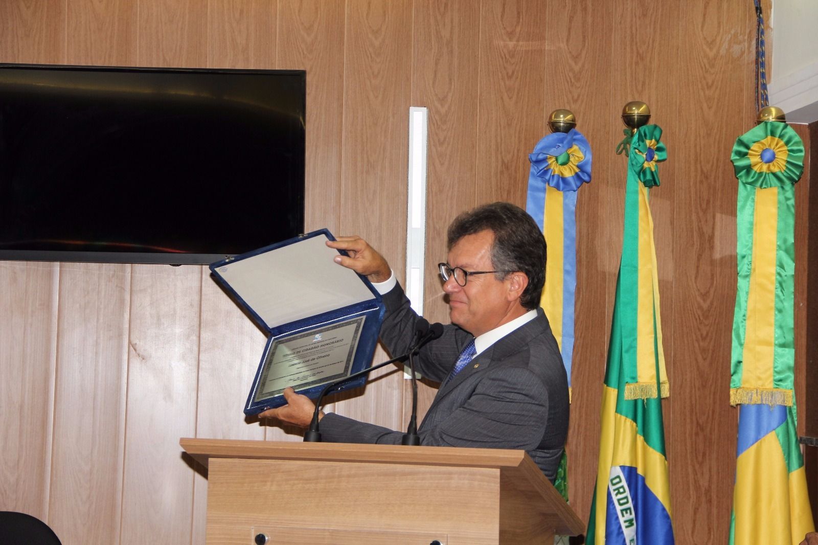 Deputado Laércio Oliveira recebe título de cidadão socorrense
