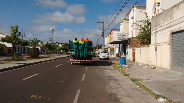 MPT ajuíza ação para regularizar transporte dos coletores de lixo