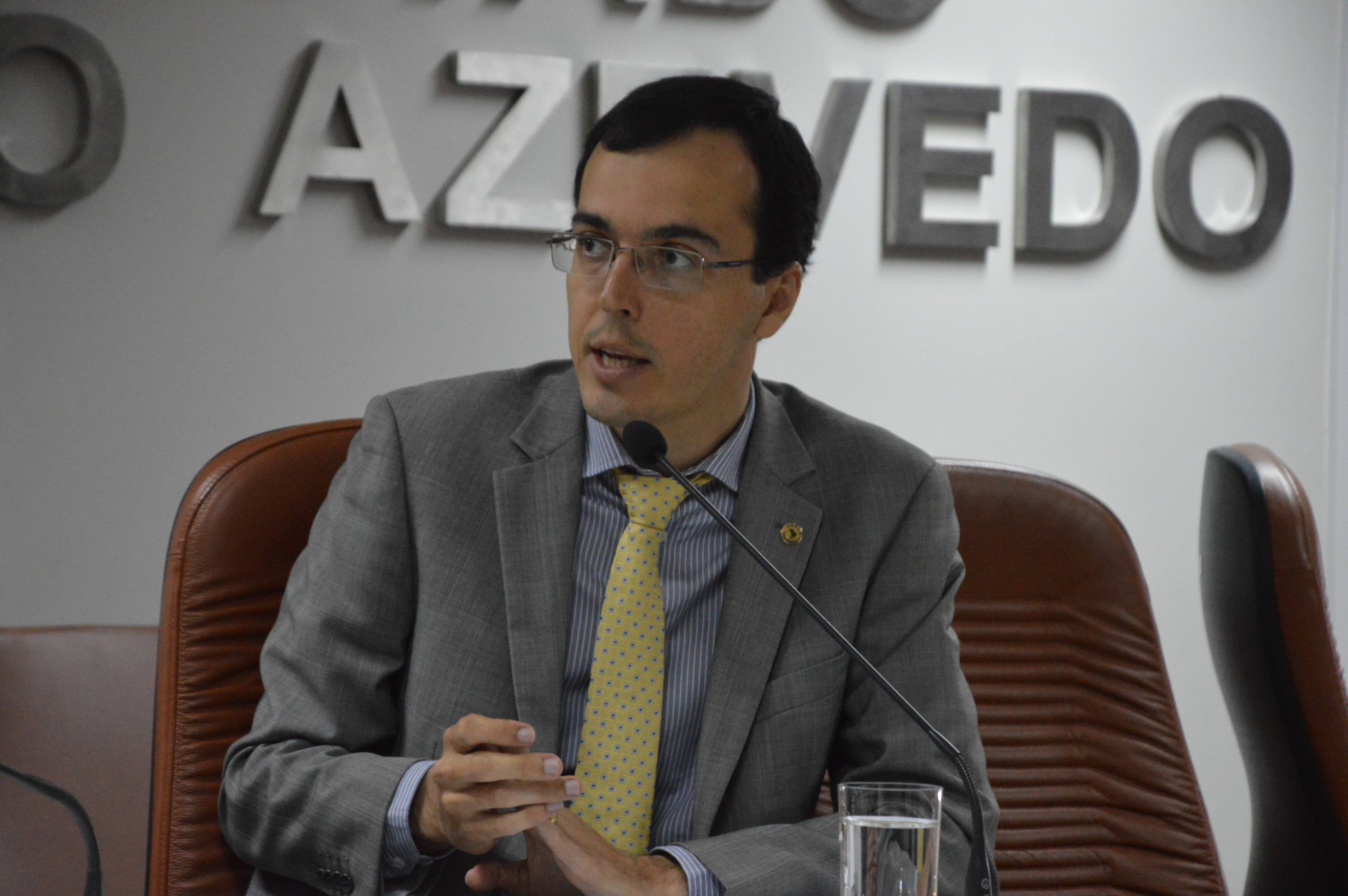 Deputado diz que secretário da fazenda não deu garantia da implantação do PCCV