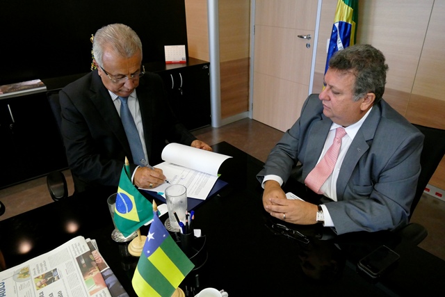 Governador garante recursos para recuperar área de captação de água do São Francisco