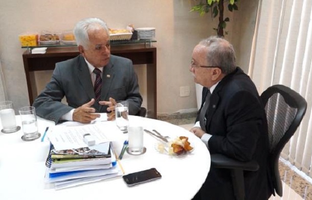Presidente da Alese se reúne com o presidente da Academia Sergipana de Letras