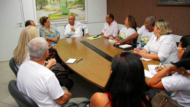 PMA anuncia pagamento do piso dos professores