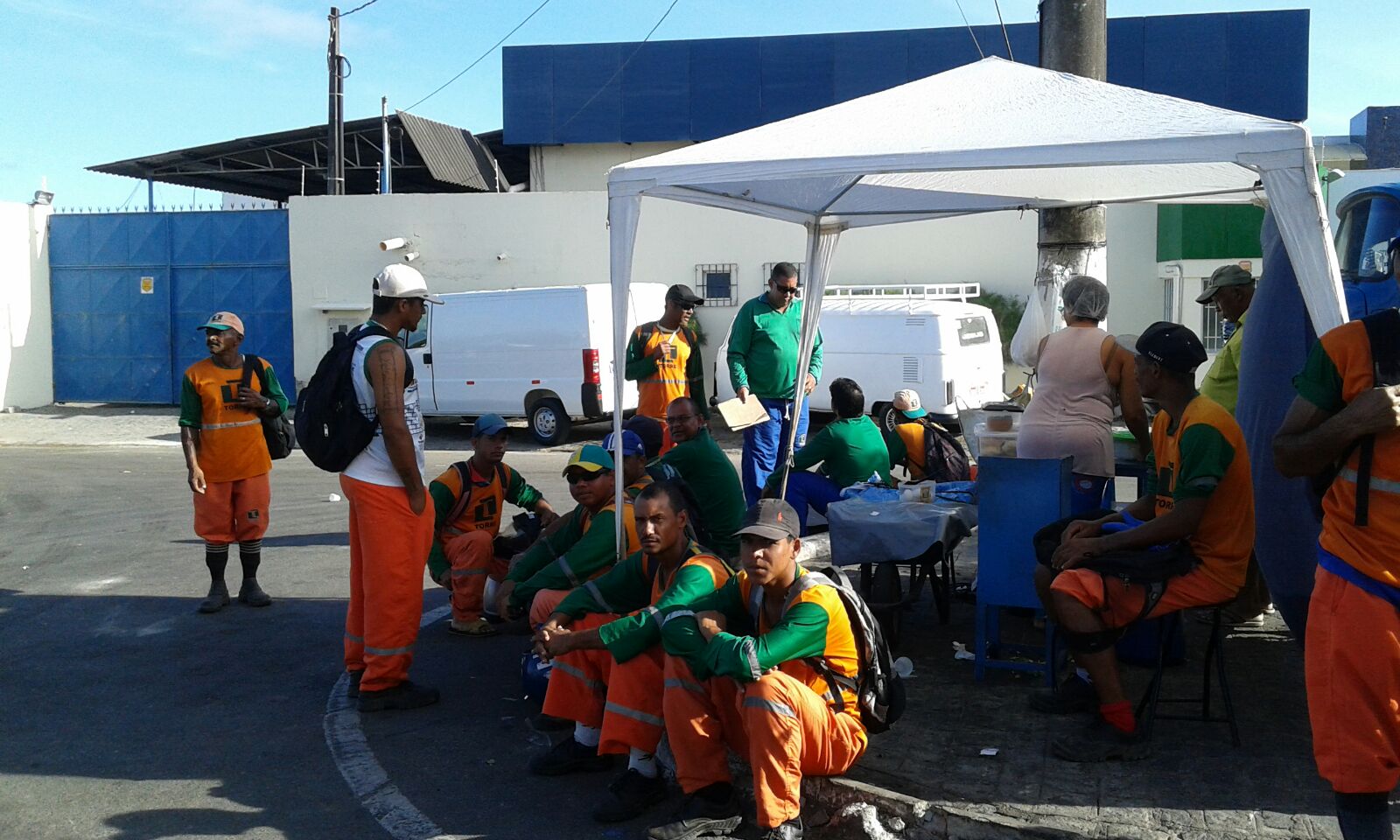 Torre suspende coleta de lixo na Capital Aracajuana