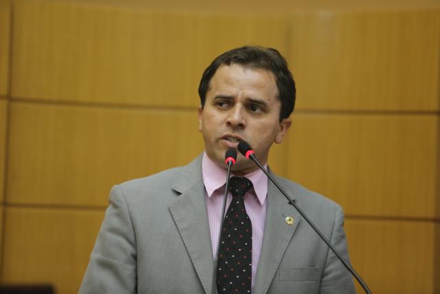 Deputado Jairo agradece ao Governo do Estado pela implantação de projeto que leva para o sertão