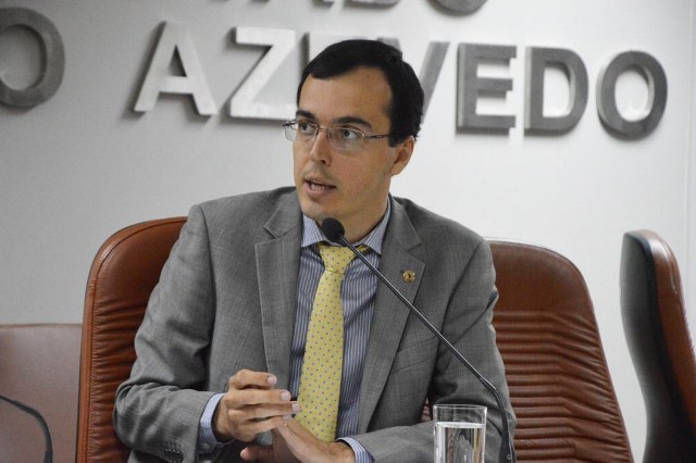 Deputado convoca servidores para votação do projeto do Ipesaúde