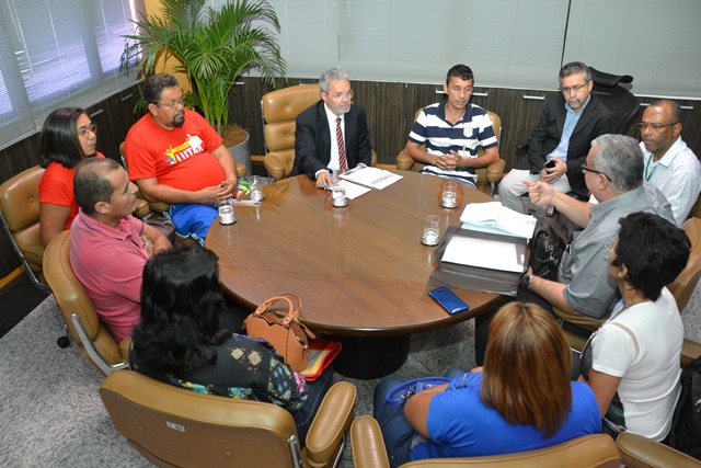 Sintese vai ao TCE e pede auditoria em escolas dos 75 municípios