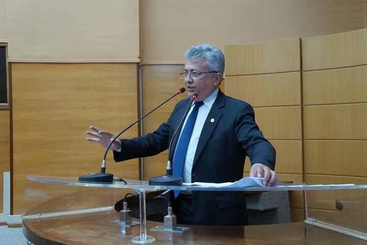 O Governo do Estado através dos seus órgãos não está respeitando o Poder Legislativo”