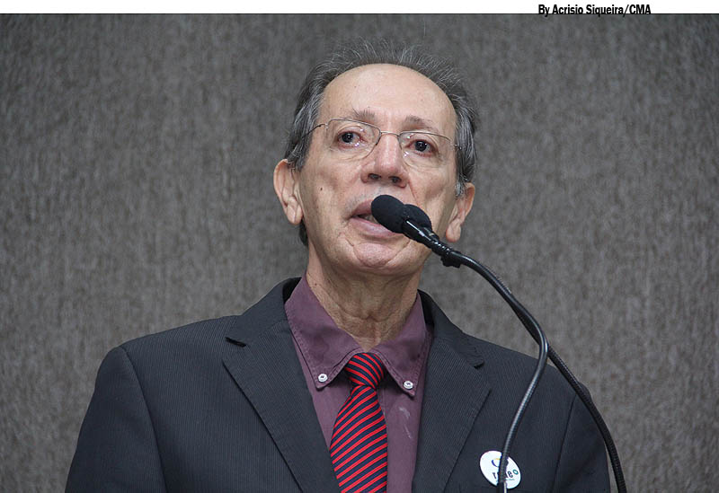 Dr. Emerson apresenta projeto voltado para os adolescentes