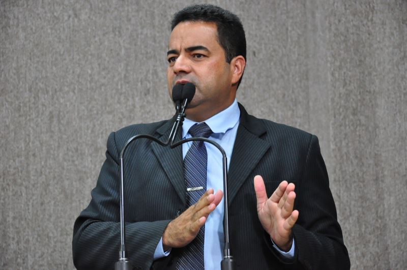 Jailton Santana propõe implantação de táxi compartilhado em Aracaju