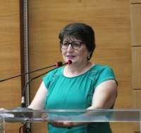 Deputada cobra do secretário solução para motoristas da educação