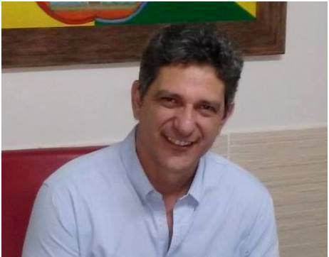 Presidente do PT diz que o partido não está “à reboque” do governador