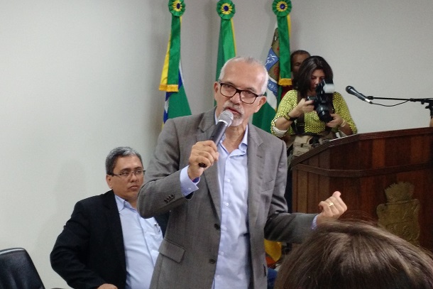Edvaldo apresnta diagnóstico da situação encontrada na administração municipal de Aracaju