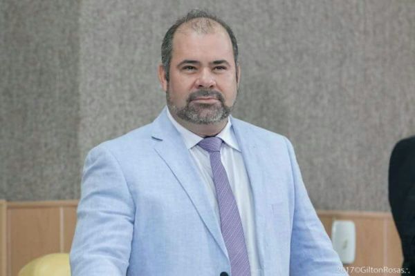 Vereador do partido do prefeito diz que a “saúde de Aracaju está agonizando”