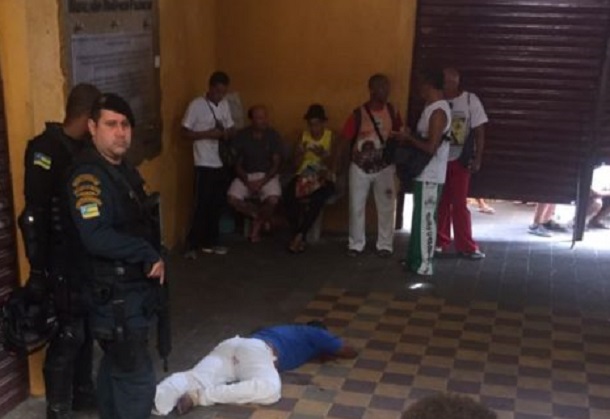 Professor de capoeira morre após ser baleado no mercado Antônio Franco em Aracaju