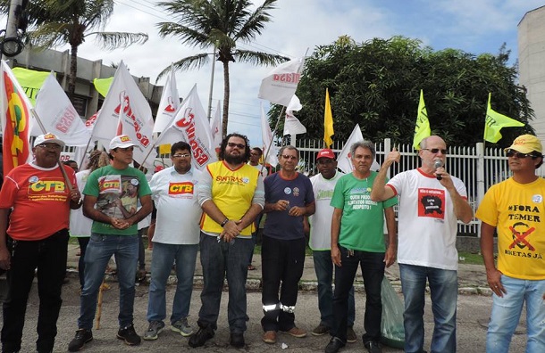 Servidores farão ato contra atraso de salários