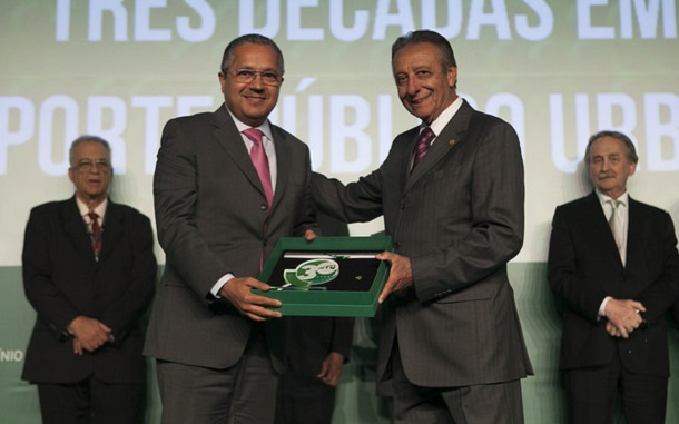 Adierson Monteiro recebe homenagem nacional por trabalho dedicado ao Transporte Público