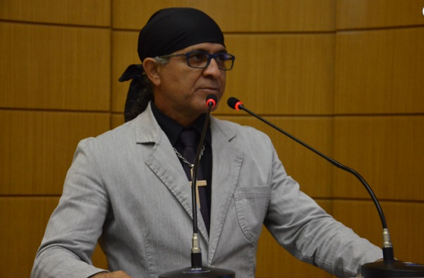Deputado diz que votará contra o projeto do Governo mas cobrará que os outros poderes assumam suas obrigações