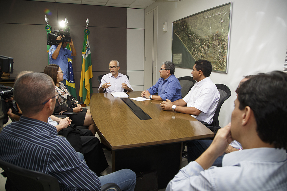 Prefeito enviará para Câmara projeto que revoga aumento de 30% do IPTU