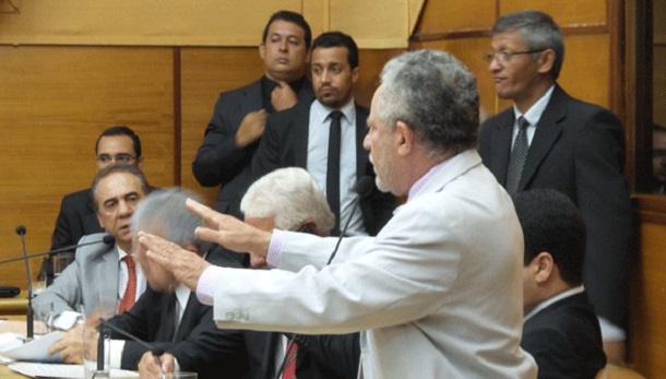 Deputado Gualberto oficializa rompimento com deputada Ana Lúcia