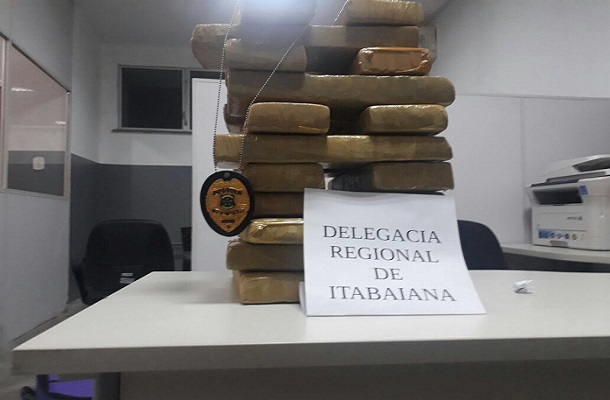 Adolescente de 16 anos é apreendida com 22 quilos de maconha
