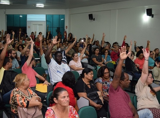 Professores de Aracaju entram em greve por tempo indeterminado no dia 1º