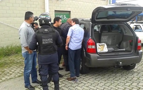 Guardas Municipais recuperam veículo de ex-vereador de Aracaju e prendem os marginais
