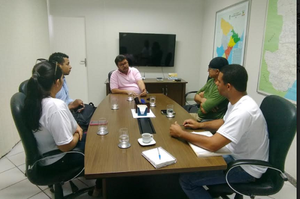 Deputado Moritos Matos leva reivindicações de moradores do Recanto da Paz ao secretário Valmor Barbosa